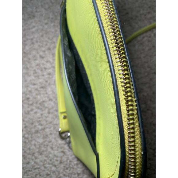 Steve Madden - Bright Yellow Purse with Silver Accents - Picture 6 of 16